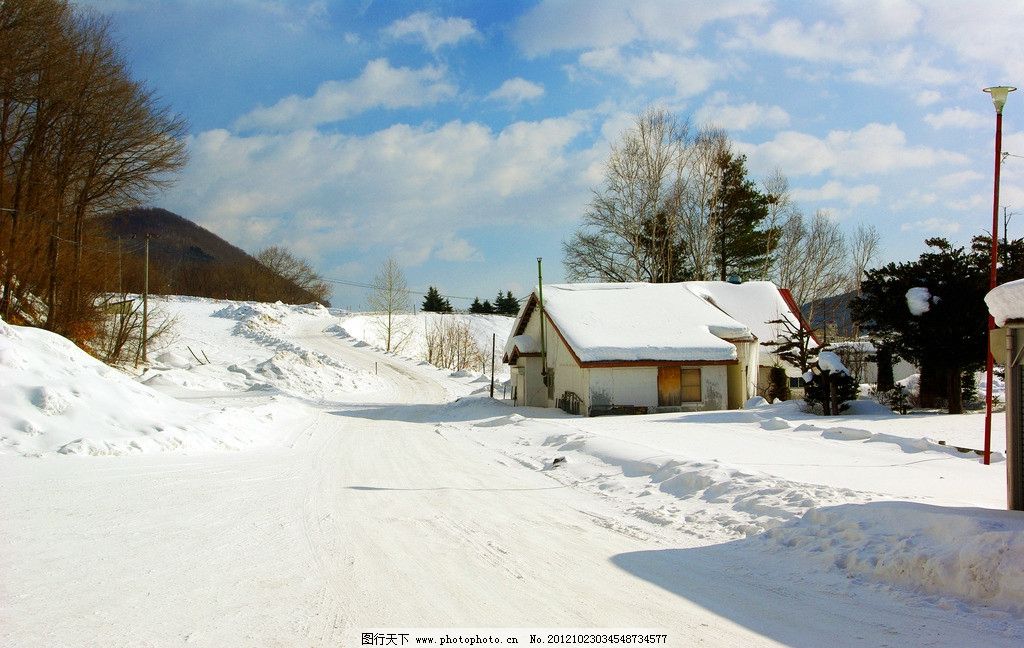 北海道雪景小屋图片