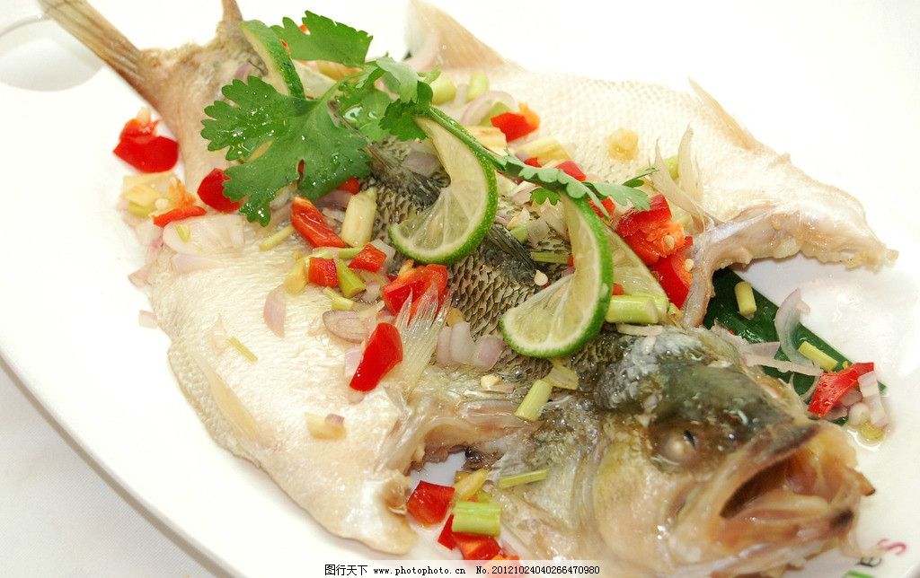 青柠檬蒸鲈鱼图片