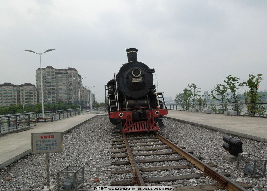 一名转业士官回到地方被自谋职业是否违法,需