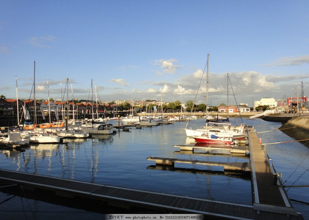 葡萄牙里斯本 海边游艇