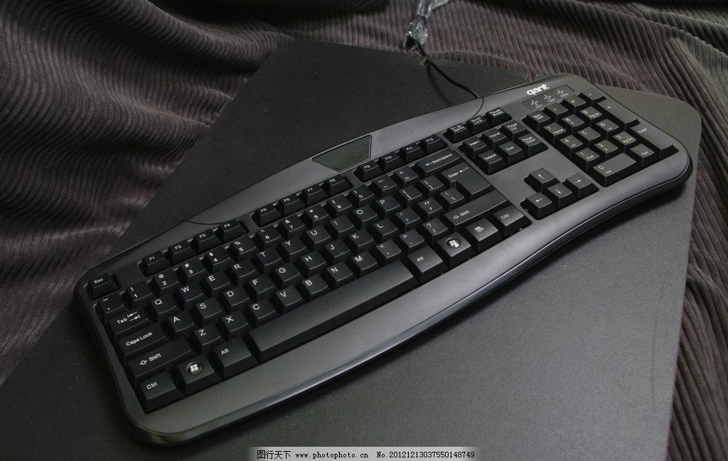 黑色键盘图片