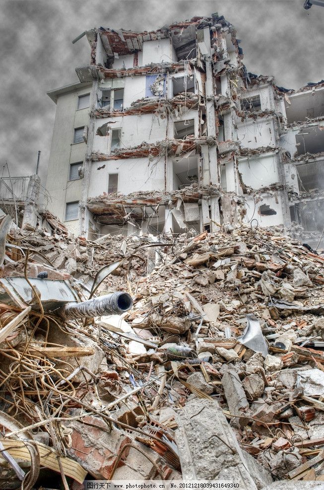 梦境解析，梦见房子倒塌，寓意何在？